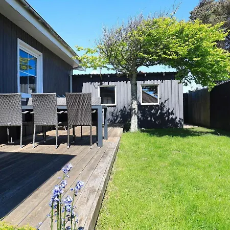 Spacious Holiday In L Kken With Open Terrace Vakantiehuis