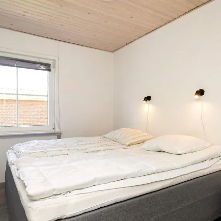 Vakantiehuis Spacious Holiday In L Kken With Open Terrace *