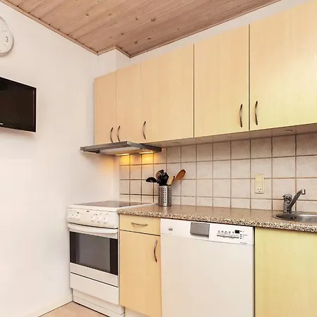 Vakantiehuis Spacious Holiday In L Kken With Open Terrace