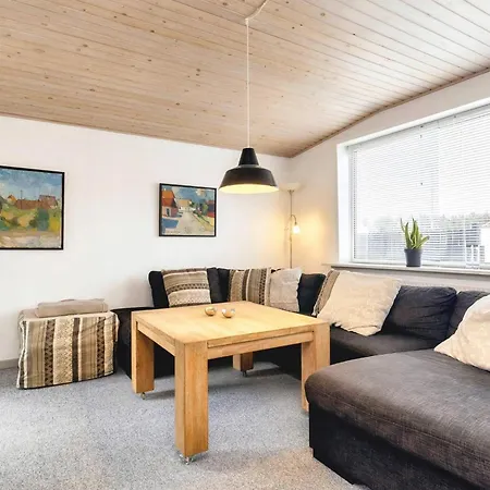 Spacious Holiday In L Kken With Open Terrace *